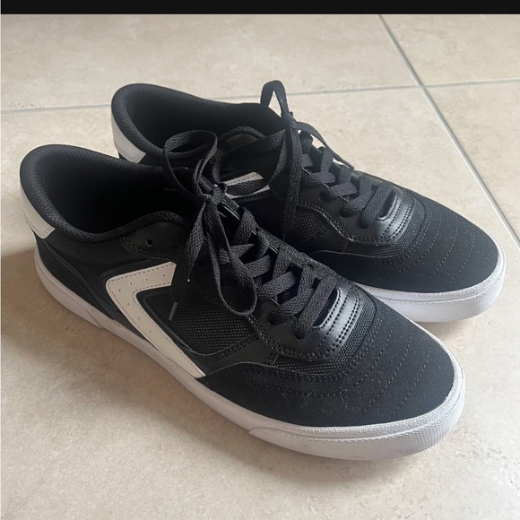 Men’s Airwalk Grip Sneakers- Size 10.5 - Picture 2 of 5